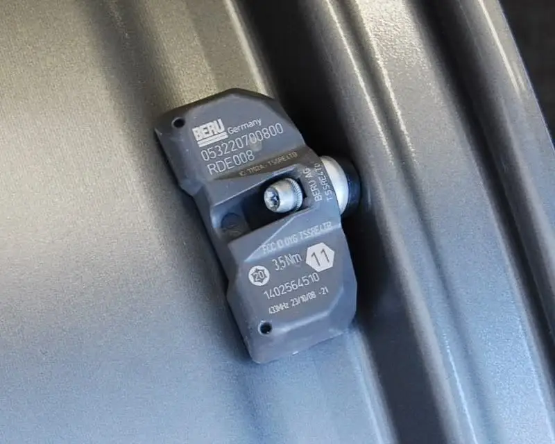 Why Is My Tire Pressure Light Blinking: TPMS sensor